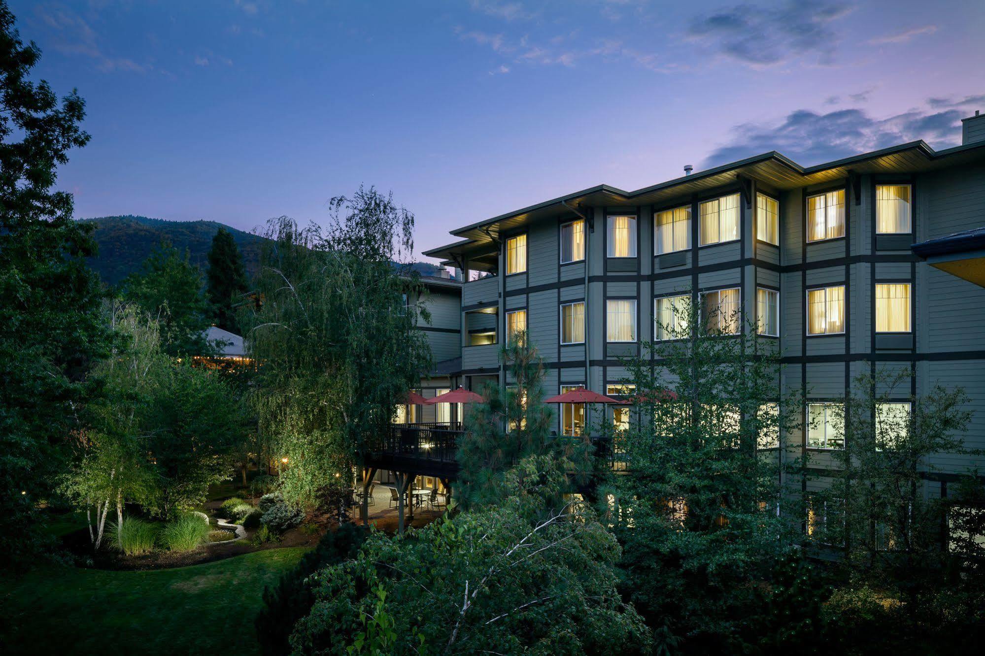 Plaza Inn & Suites At Ashland Creek Eksteriør bilde