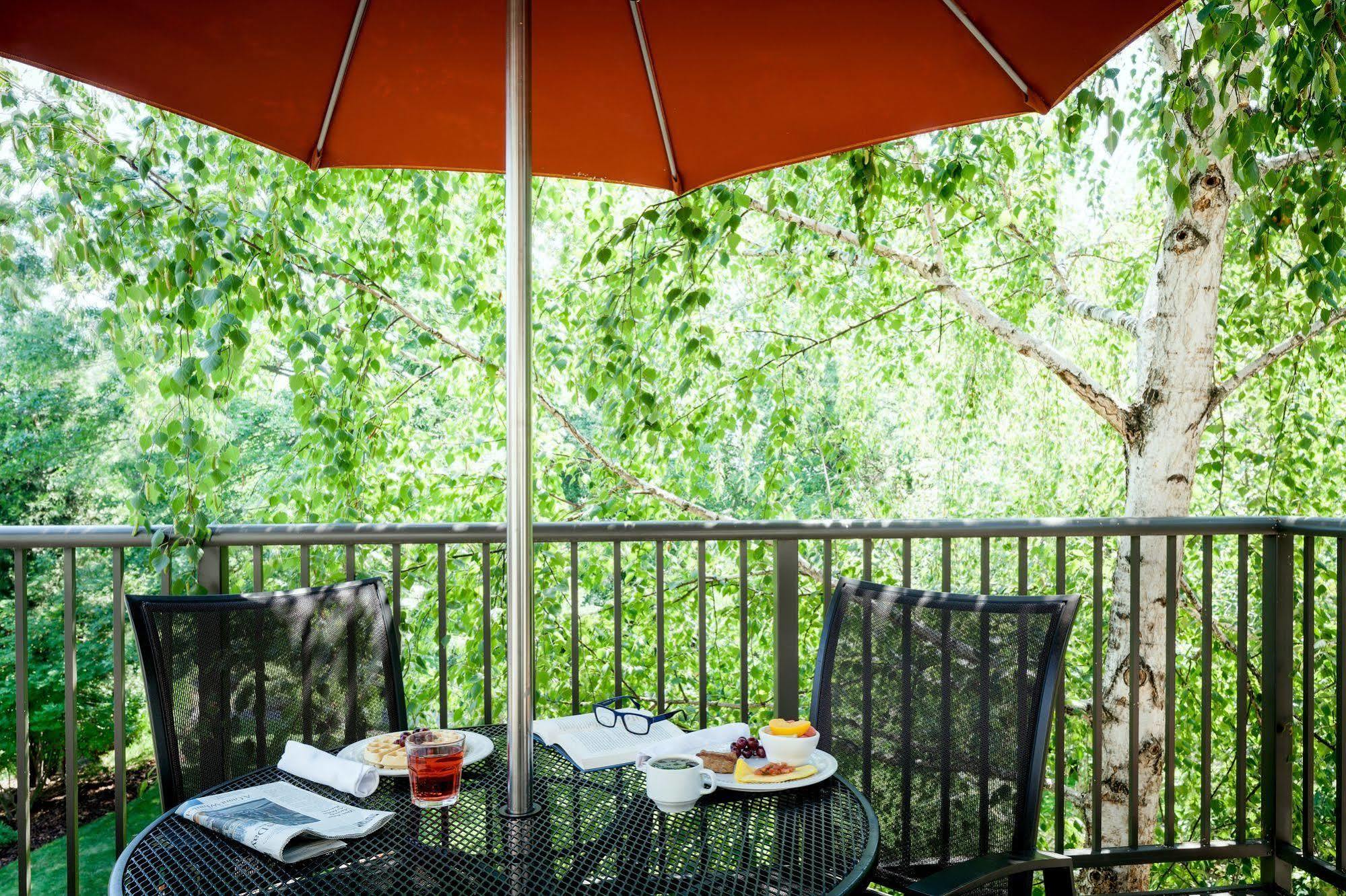 Plaza Inn & Suites At Ashland Creek Eksteriør bilde