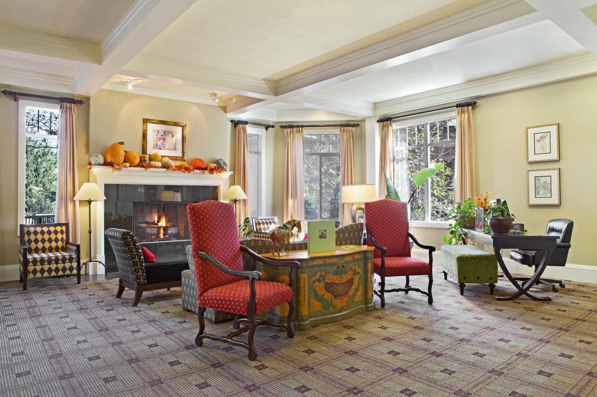 Plaza Inn & Suites At Ashland Creek Eksteriør bilde